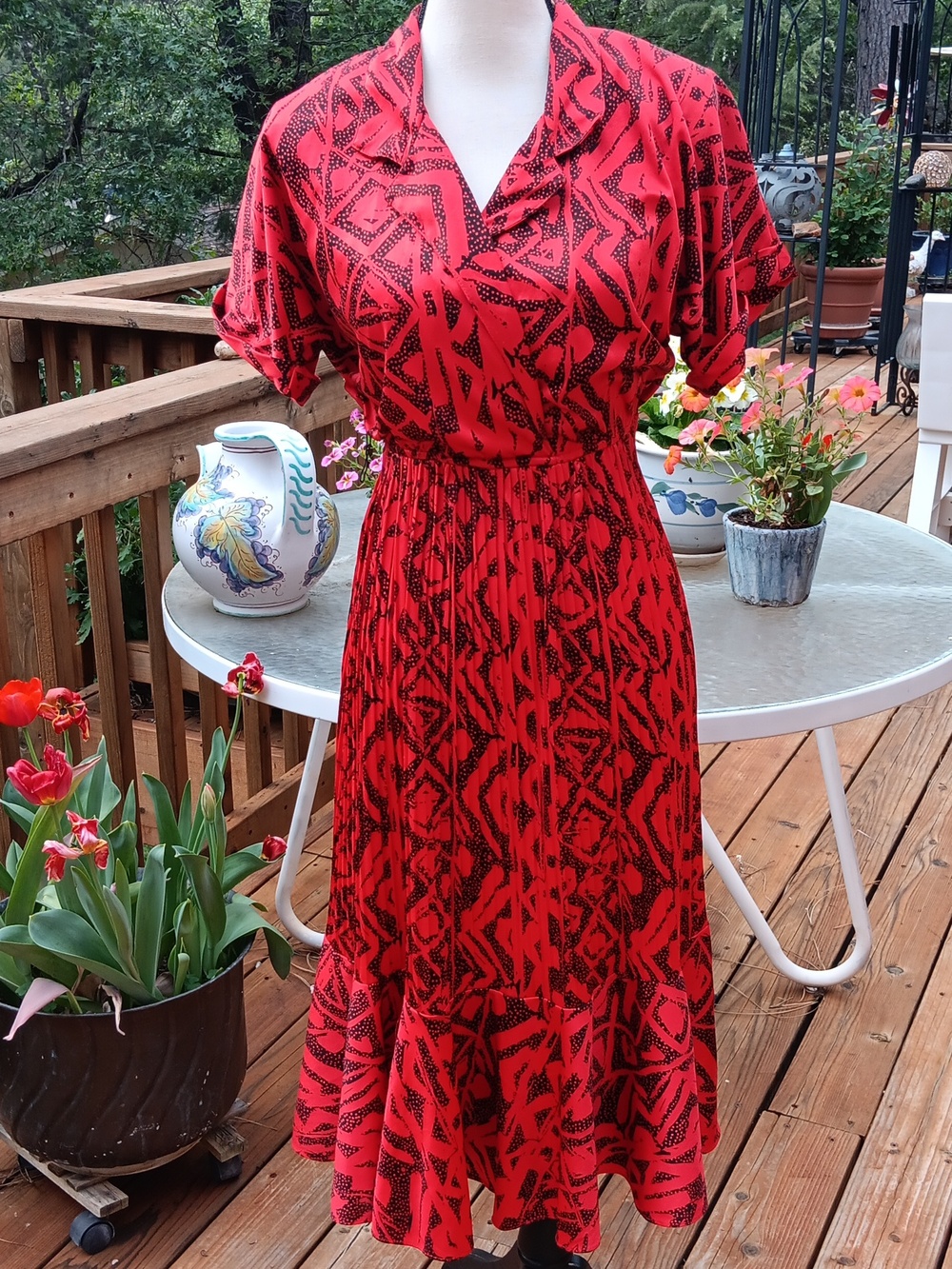Vintage Joni Blair Of California RED Crinkled Dress.